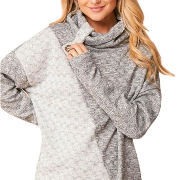 Women's Grey & White Sweater Small-3XL - Picture 2 of 9